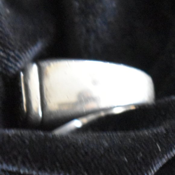 David Yurman Streamline® Signet Ring - Picture 8 of 8